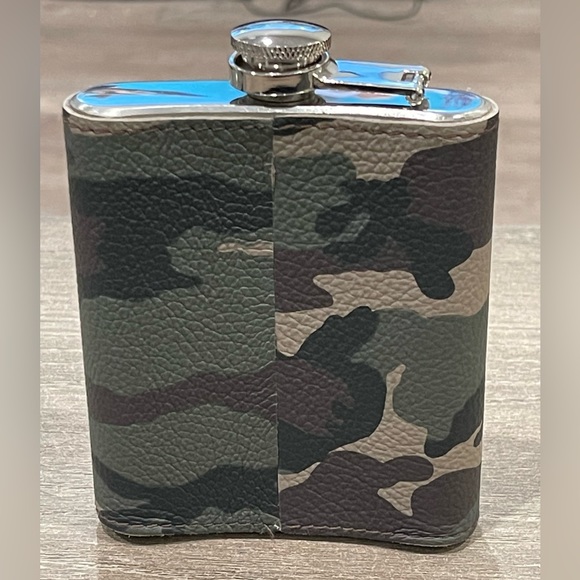 7oz Stainless Steel Camouflage Flask, never been used - Picture 4 of 4